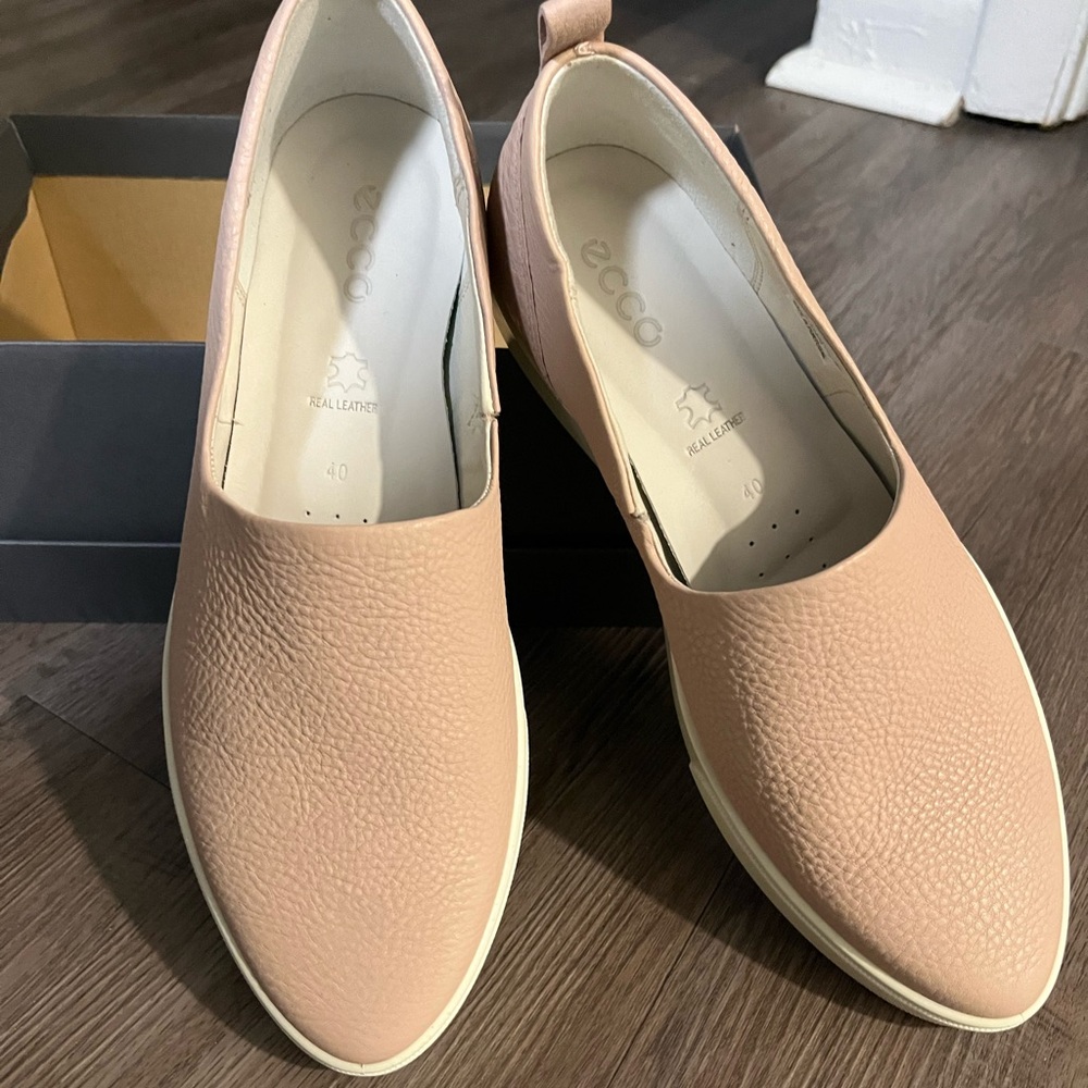 Women’s Ecco, Light Pink/Blush color, Leather Casual Loafer